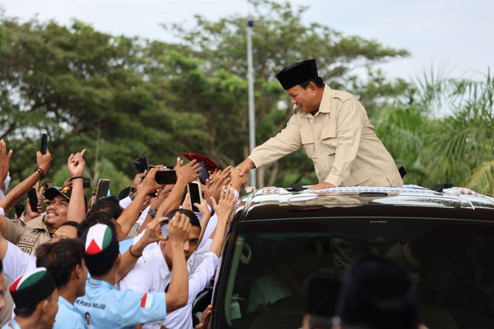 [BREAKING] Pesawat Prabowo Kembali Mendarat di Aceh Akibat Cuaca Buruk