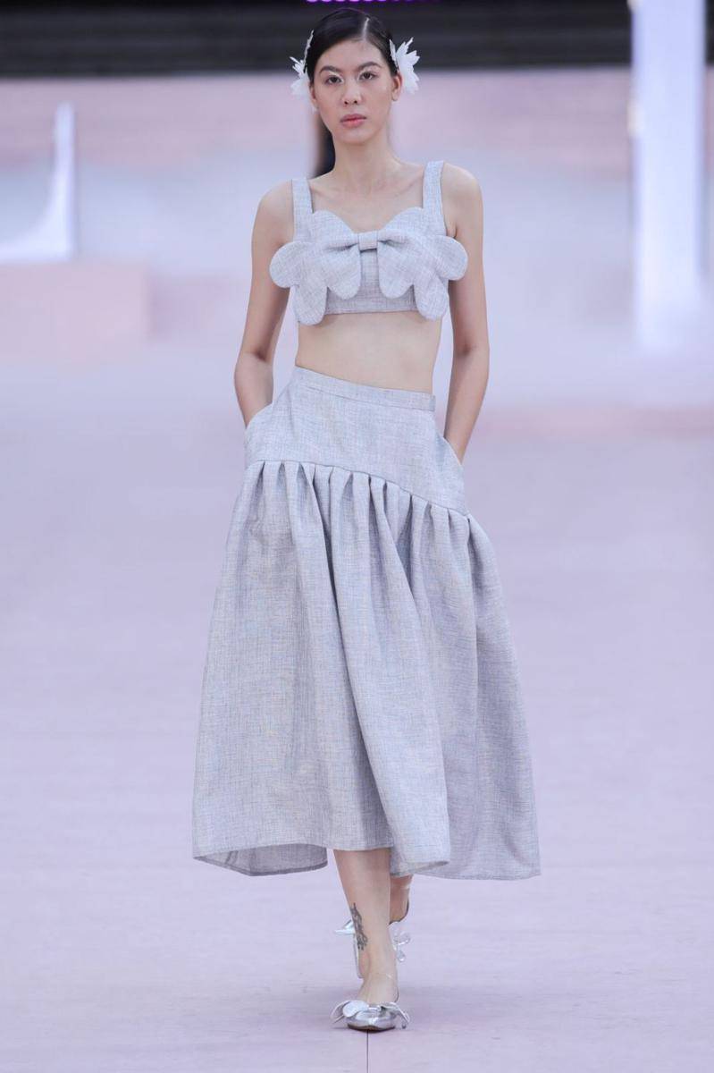 Koleksi PEGGY HARTANTO CHARM S/S 2024 (dok. ELLE Fashion Show)