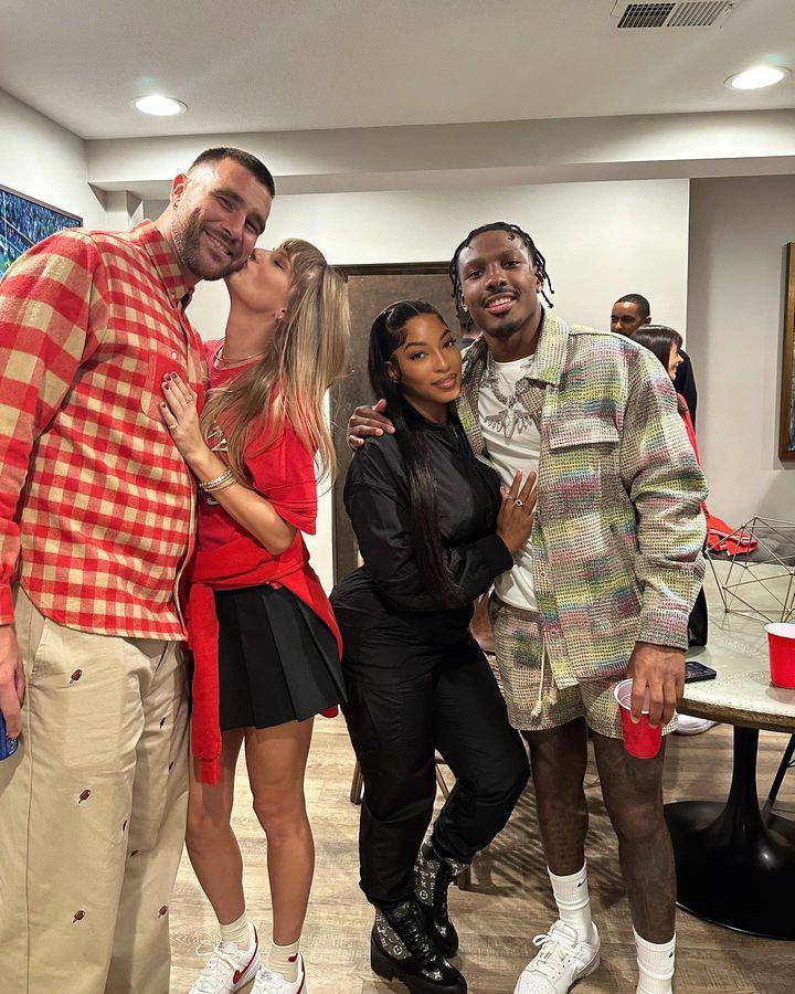 potret Taylor Swift dan Travis Kelce (instagram.com/chariah)