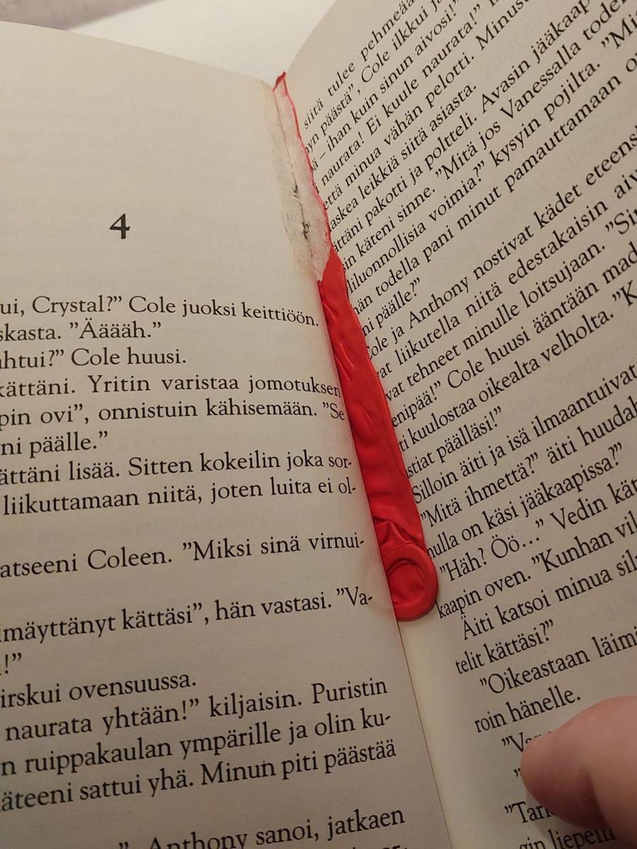 potret penanda buku unik (reddit.com/user/colaman-112)