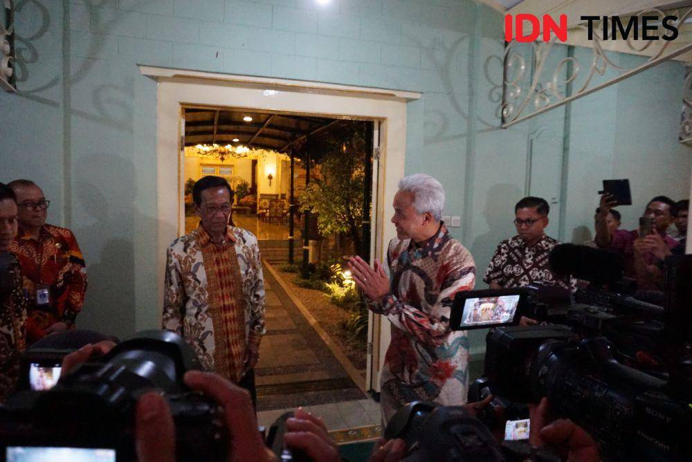 Pertemuan Capres Ganjar Pranowo dengan Gubernur DIY, Sri Sultan Hamengku Buwono X. (IDN Times/Herlambang Jati Kusumo)