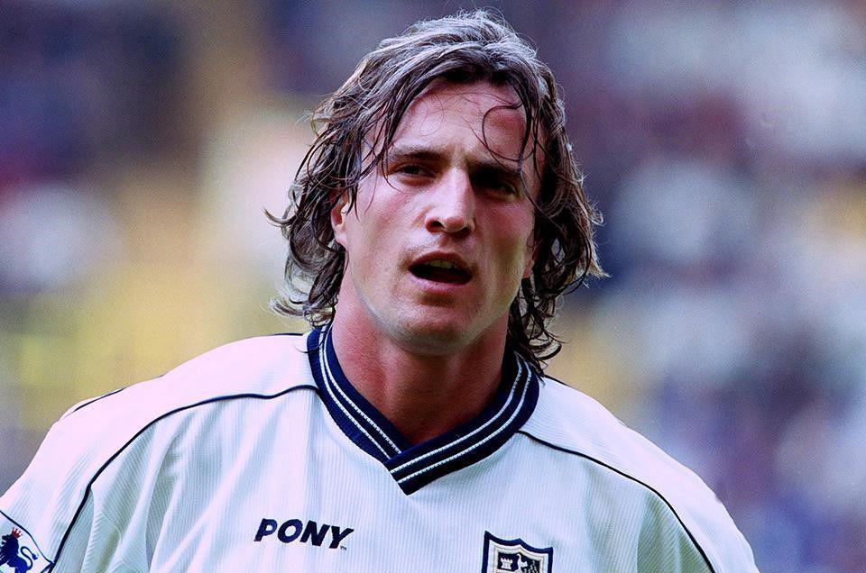 potret David Ginola (premierleague.com)