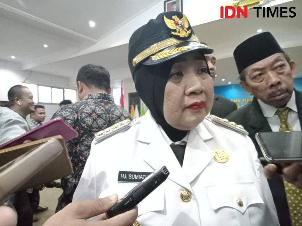 Bupati Lombok Barat Sumiatun. (IDN Times/Muhammad Nasir)