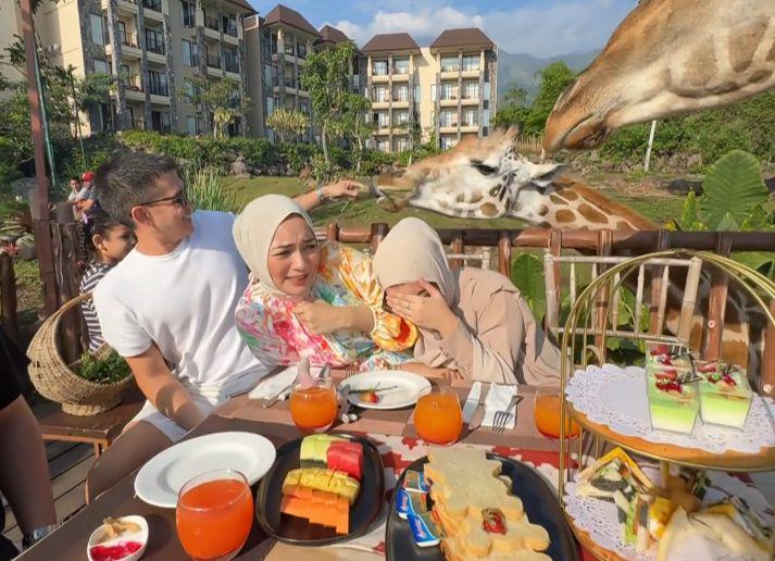 keluarga Citra Kirana liburan ke Taman Safari Prigen (instagram.com/citraciki)