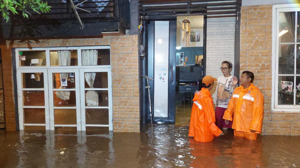 Jakarta Hujan Deras, Cilandak Terendam Banjir hingga 80 Cm