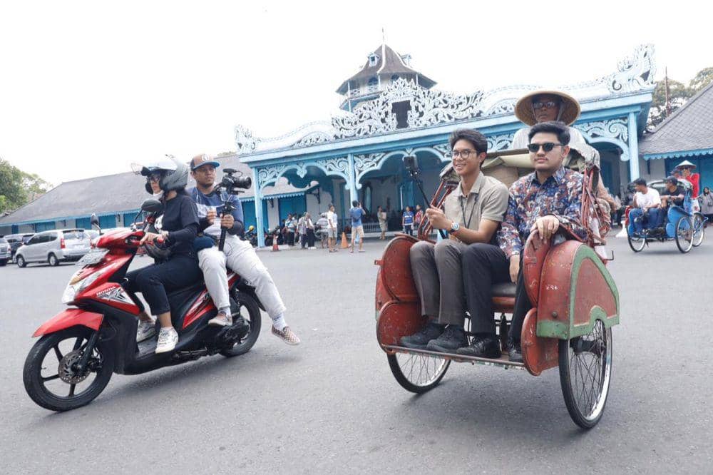 Alam Ganjar berkunjung ke Keraton Solo, Rabu (27/12/2023). (Dok/Tim Media Ganjar))
