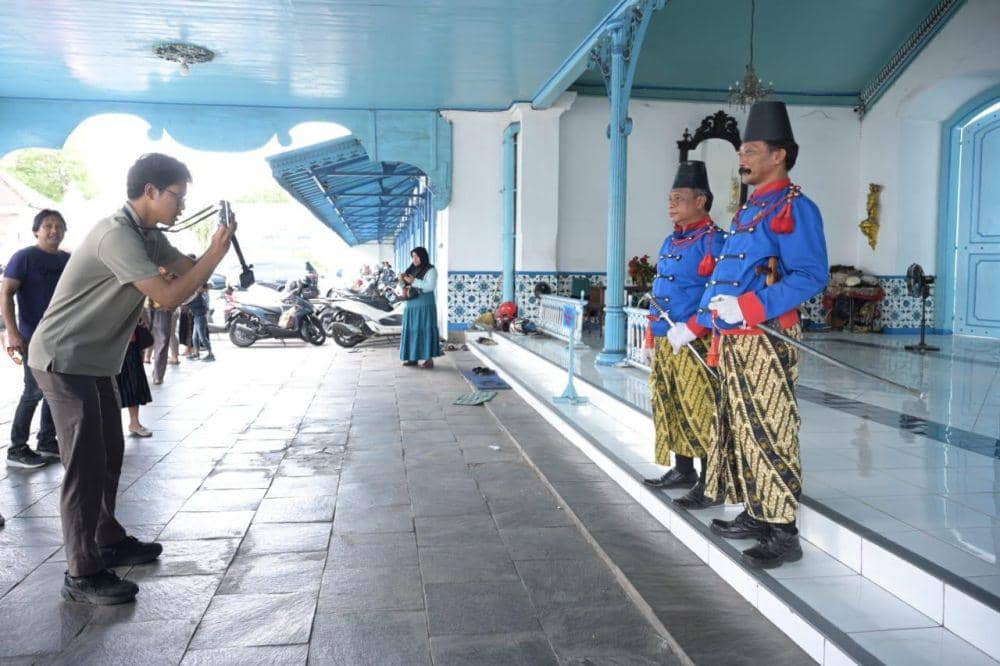 Alam Ganjar berkunjung ke Keraton Solo, Rabu (27/12/2023). (Dok/Tim Media Ganjar))