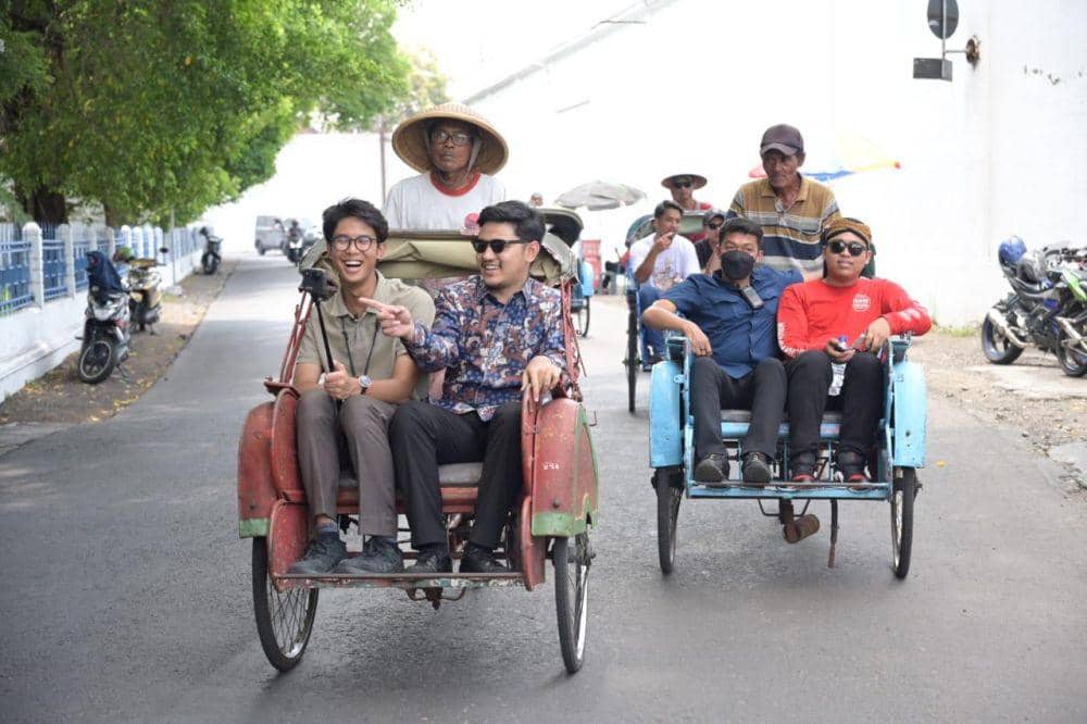 Alam Ganjar berkunjung ke Keraton Solo, Rabu (27/12/2023). (Dok/Tim Media Ganjar))