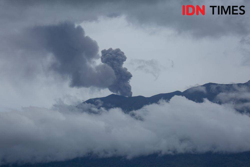 Erupsi Marapi, Selasa (26/12/2023). IDN Times/Andri NH