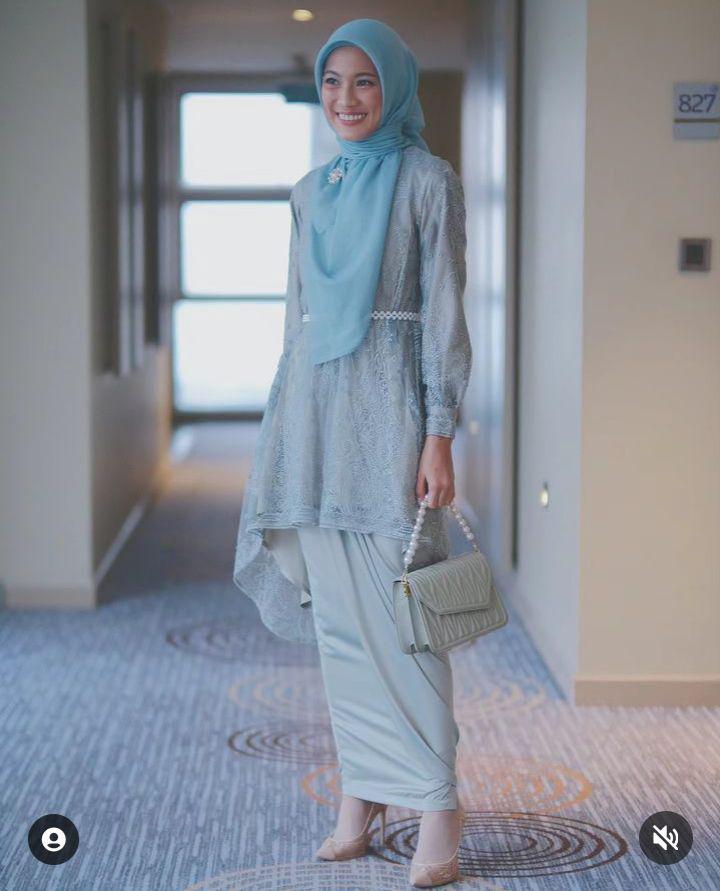 Ootd biru ala Icha Soebandono (Instagram.com/ichasoebandono)