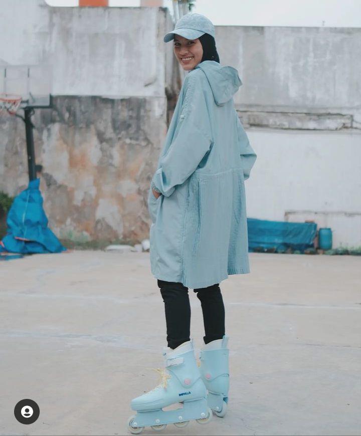 Ootd warna biru ala Icha Soebandono (Instagram.com/ichasoebandono)