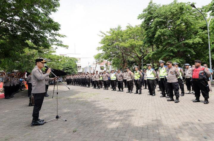 852 Personel Jaga Puncak Perayaan Natal di Gereja Bethany Surabaya