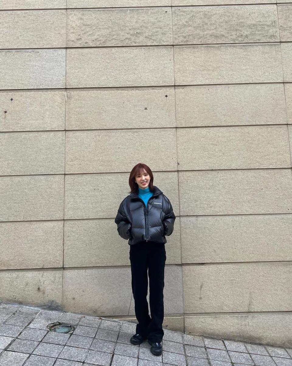 winter fashion ala idol k-pop (instagram.com/todayis_wendy)