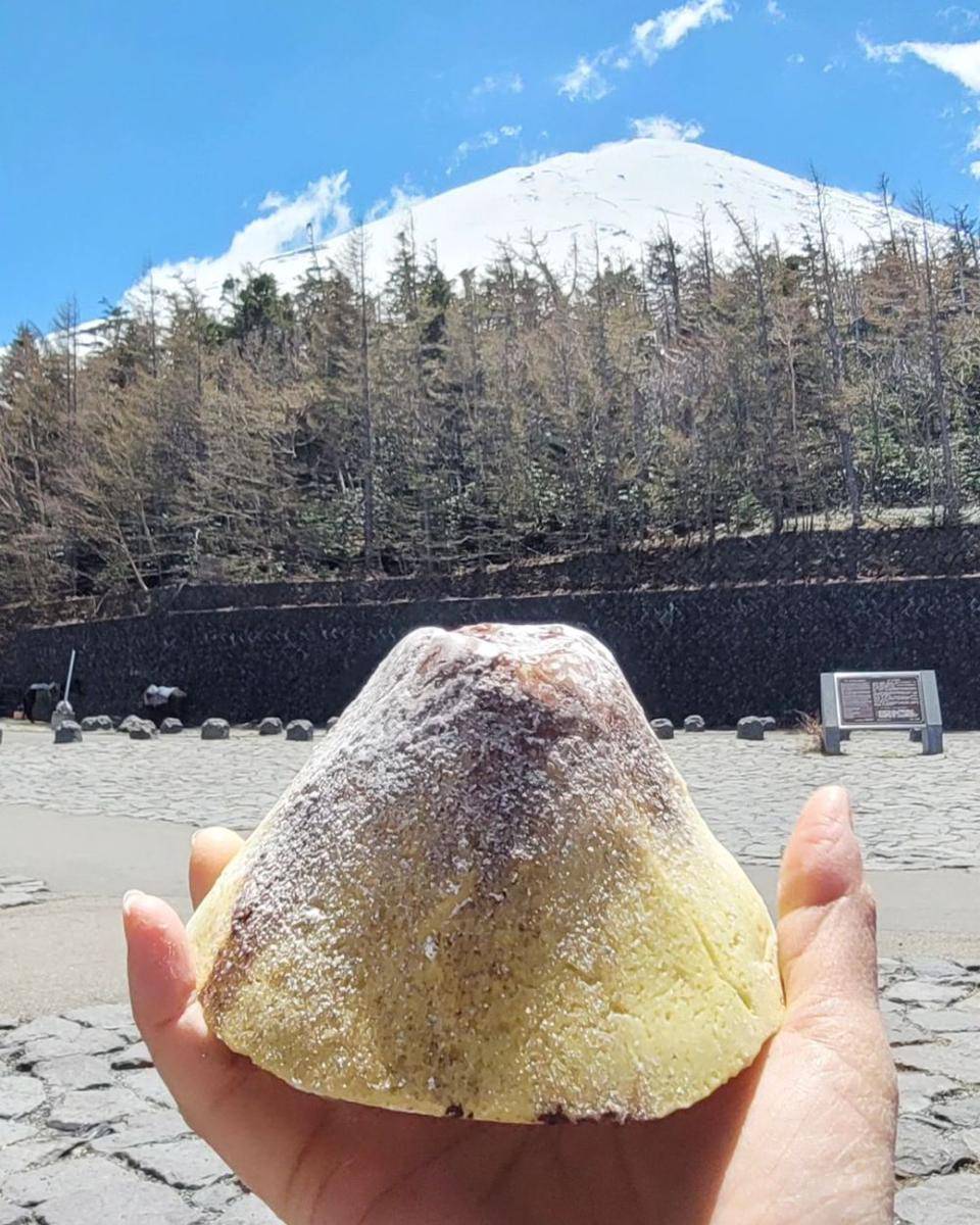 potret mt fuji melon pan (instagram.com/wcn_ni)