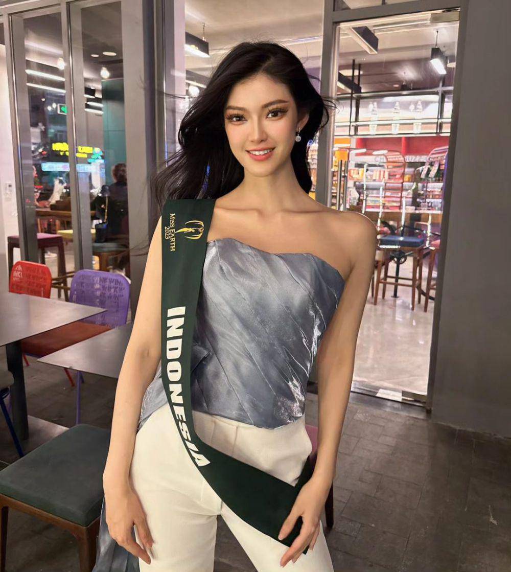 Potret Kompilasi Wakil Indoensia Cindy Inanto di Miss Earth 2023 (Instagram.com/mahakaryadutapesonaindonesia)