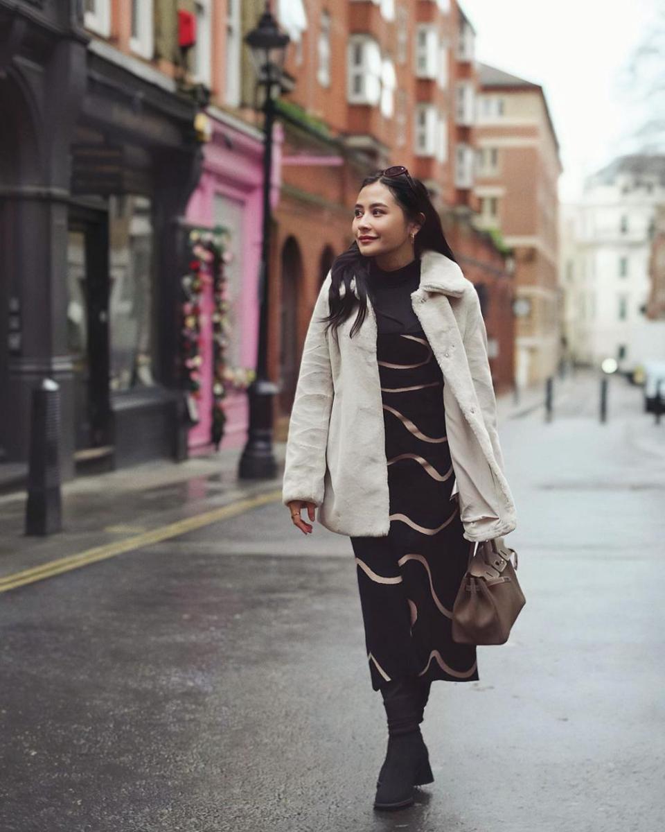 potret Prilly Latuconsina di London (instagram.com/prillylatuconsina96)