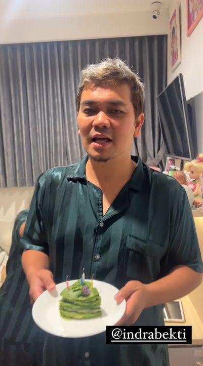 potret kejutan ultah ke-46 Indra Bekti (instagram.com/dhila_dafbel)