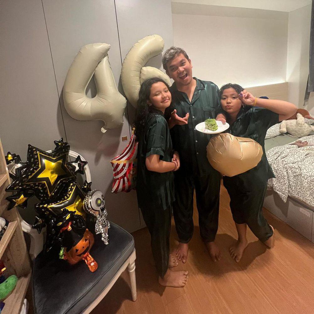 potret kejutan ultah ke-46 Indra Bekti (instagram.com/dhila_dafbel)