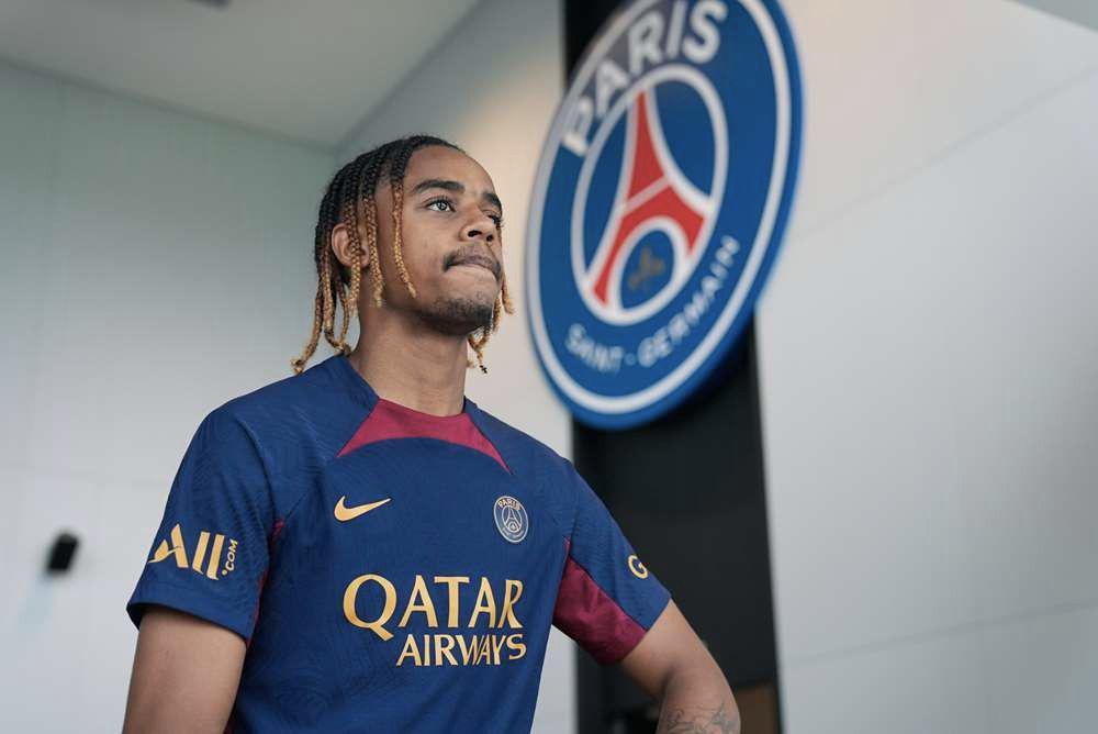 Bradley Barcola (psg.fr)