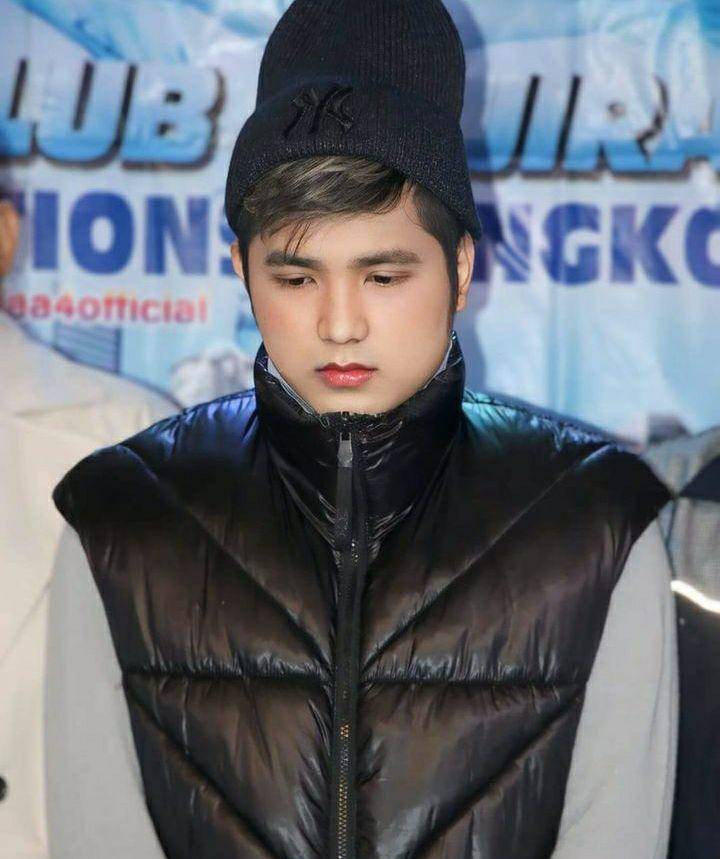 potret liburan Jirayut di Hong Kong bareng teman (instagram.com/jirayutdaa4official)