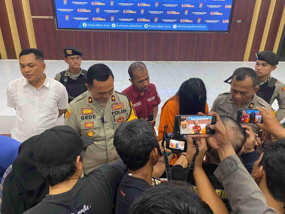 Tersangka saat dirilis oleh Polres Blitar Kota. IDN Times/ istimewa