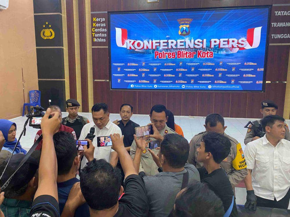 Tersangka saat dirilis oleh Polres Blitar Kota. IDN Times/ istimewa