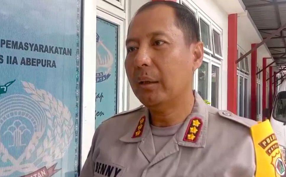 Polisi Selidiki Serangan-Pembakaran di Prosesi Pemakaman Lukas Enembe