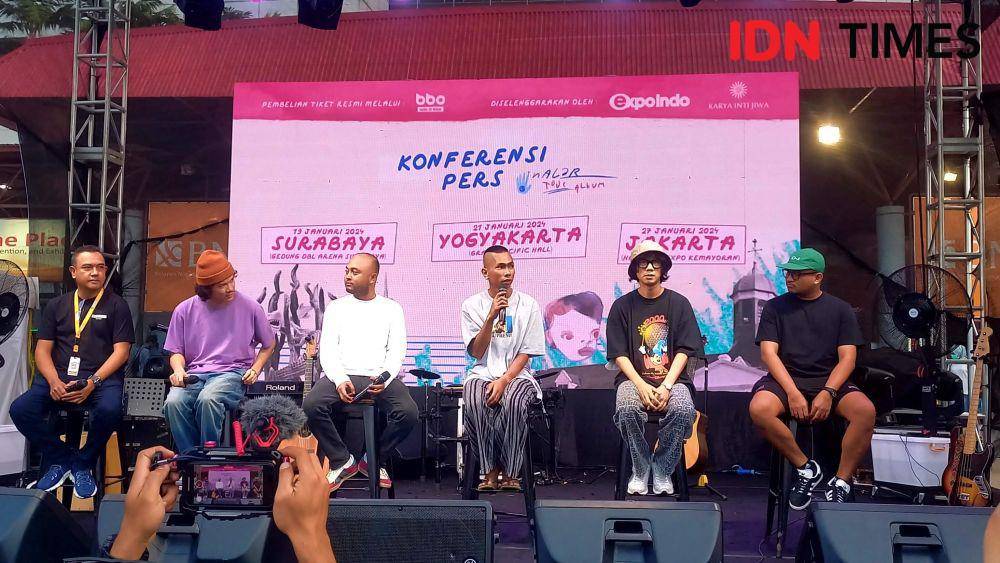 Fourtwnty di konferensi pers "Nalar Tour Album" di JIExpo, Kemayoran, Jakarta pada Kamis (28/12/2023) (IDN Times/Ines Suseno)