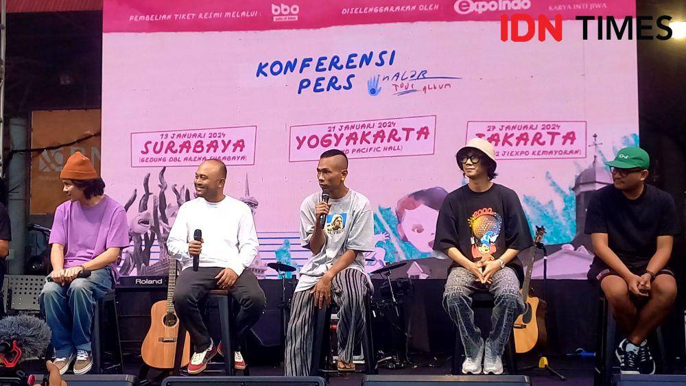 Fourtwnty di konferensi pers "Nalar Tour Album" di JIExpo, Kemayoran, Jakarta pada Kamis (28/12/2023) (IDN Times/Ines Suseno)