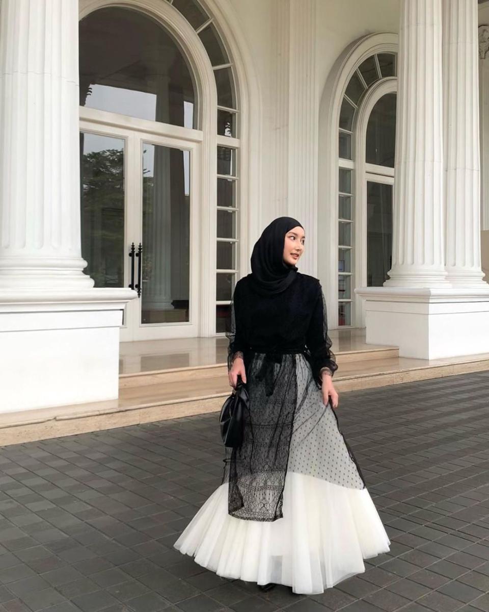 inspirasi OOTD ala Denis Shaqira (instagram.com/denisseshaqira)