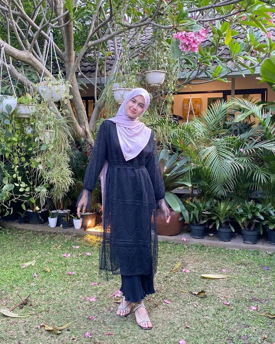 inspirasi OOTD ala Raisha (instagram.com/rraisha10)