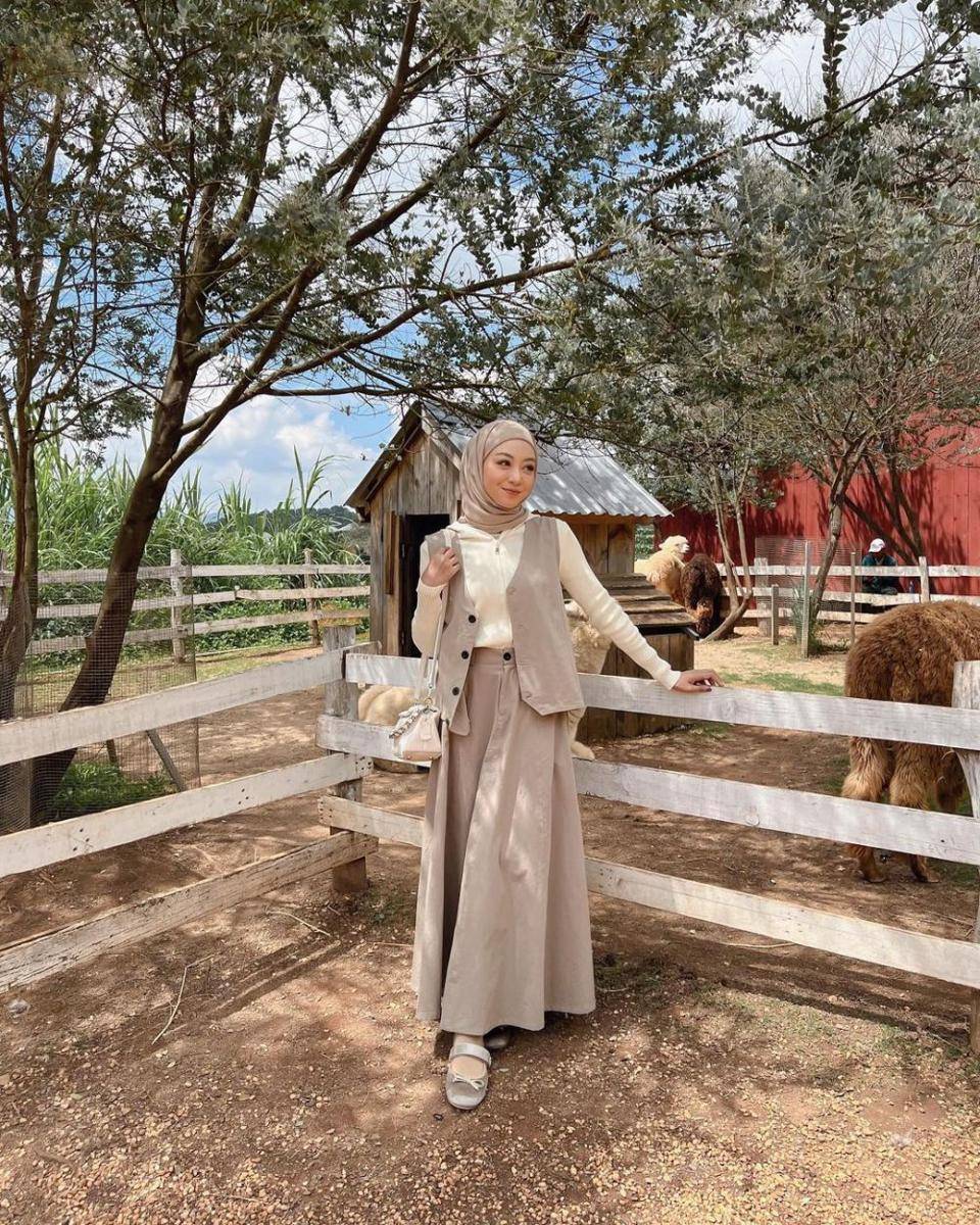 inspirasi OOTD ala Meirani Amalia (instagram.com/meiraniap)