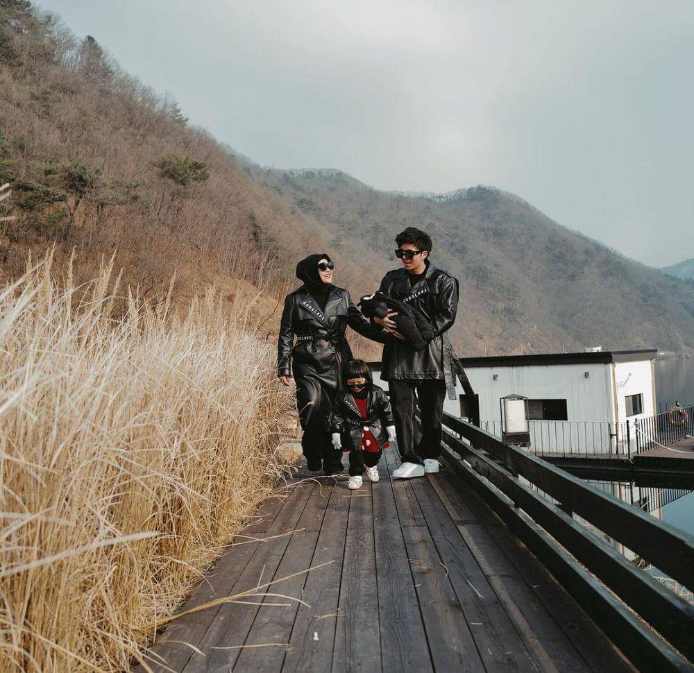 potret keluarga Atta Halilintar (instagram.com/attahalilintar)