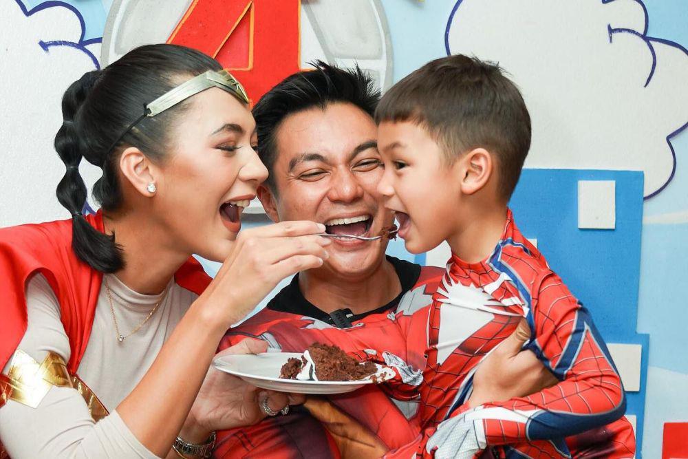 7 Potret Pesta Ultah ke-4 Kiano, Baim dan Paula Jadi Superhero