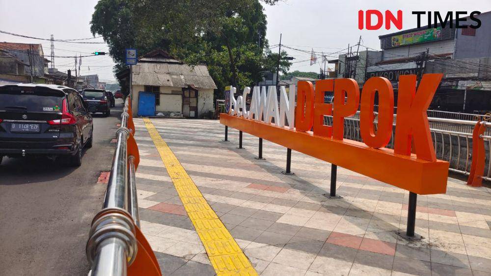 Taman Secawan yang berbatasan dengan Simpang Sengon, Jalan Salak dan Saluran Irigasi Tengah, Pancoran Mas, Kota Depok. (IDNTimes/Dicky)