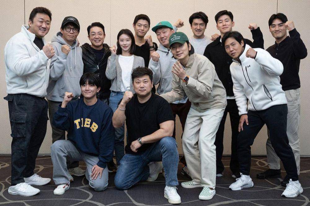 pemain dan sutradara film The Roundup: Punishment saat pembacaan naskah (instagram.com/aboentertainment)