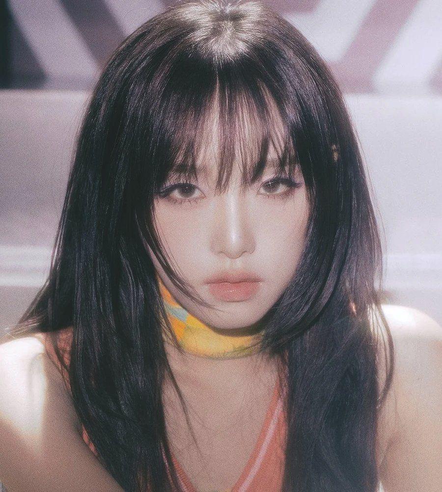 Choi Yena (x.com/YENA_OFFICIAL)