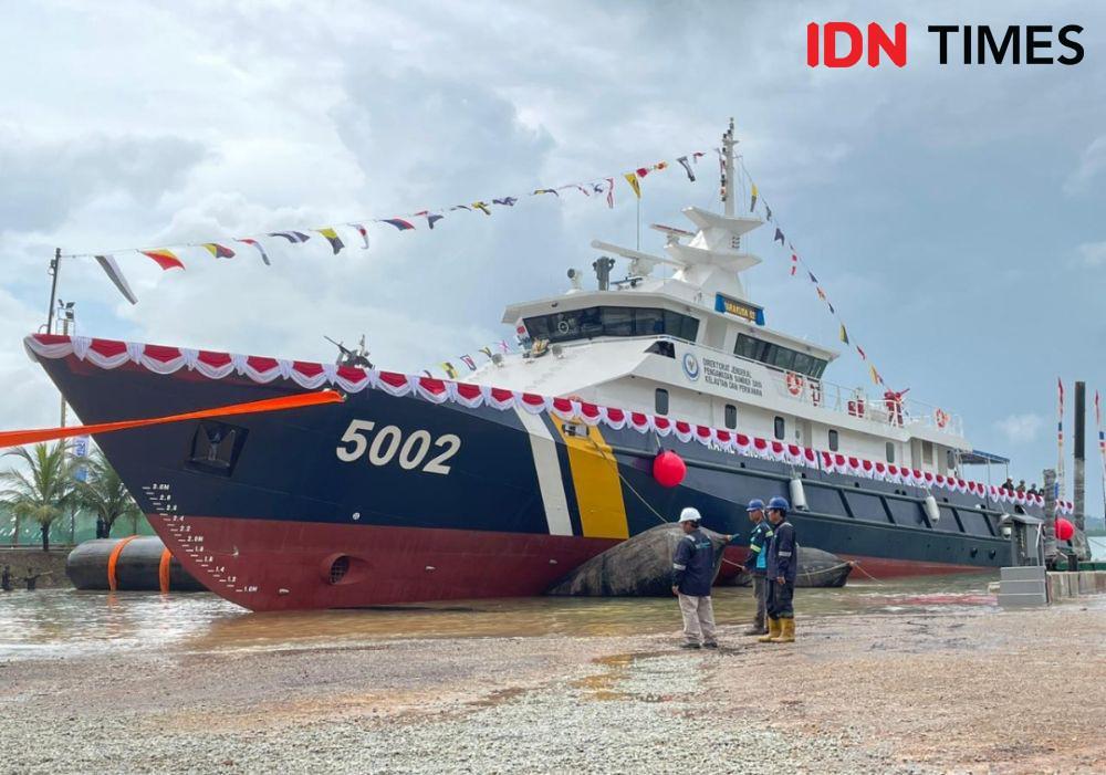 Kapal Patroli (KP) Barakuda 02 milik Kementerian Kelautan dan Perikanan (IDN Times / Putra Gema Pamungkas)