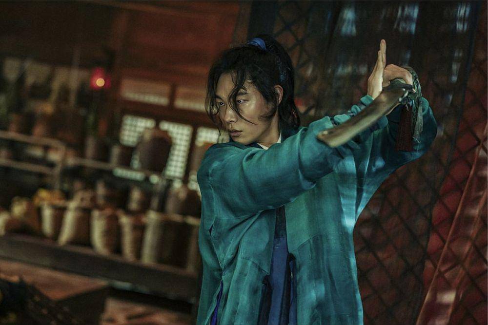 cuplikan Ryu Jun Yeol di film Alienoid: Return to the Future (instagram.com/cjenmmovie)