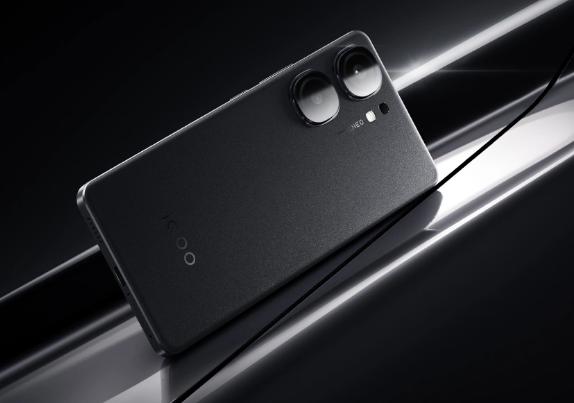 tampilan iQOO Neo9 series dengan warna hitam (vivo.com)