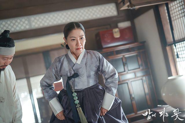 cuplikan drama Knight Flower (dok. MBC/Knight Flower)
