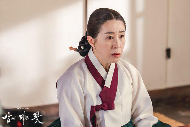 cuplikan drama Knight Flower (dok. MBC/Knight Flower)
