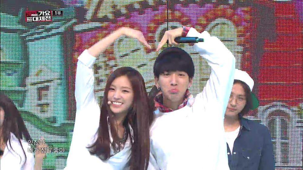 cuplikan penampilan Apink dan B1A4 (youtube.com/TV-People)