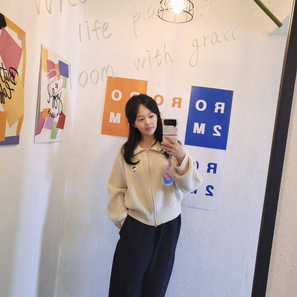 OOTD Jung Ji-so (instagram.com/mint_ziso)