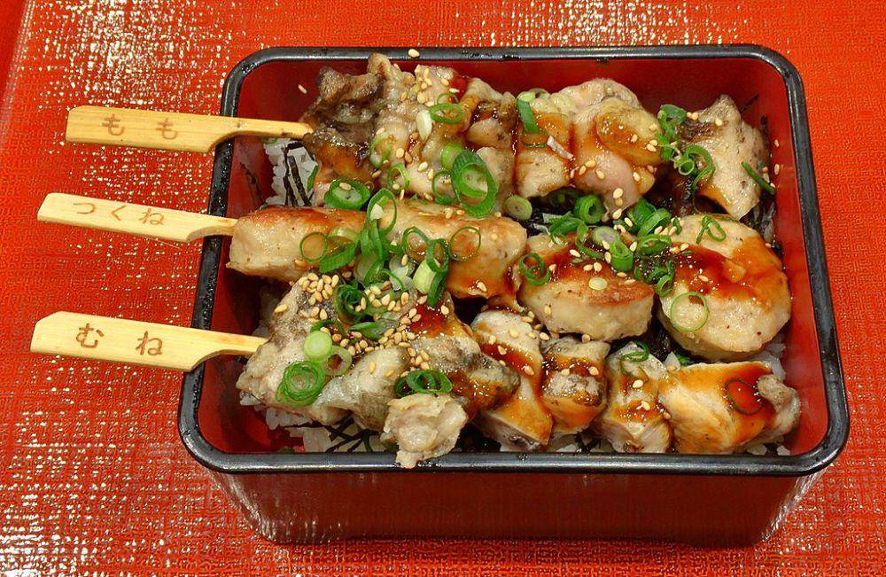 yakitori (commons.wikimedia.org/毒島みるく)