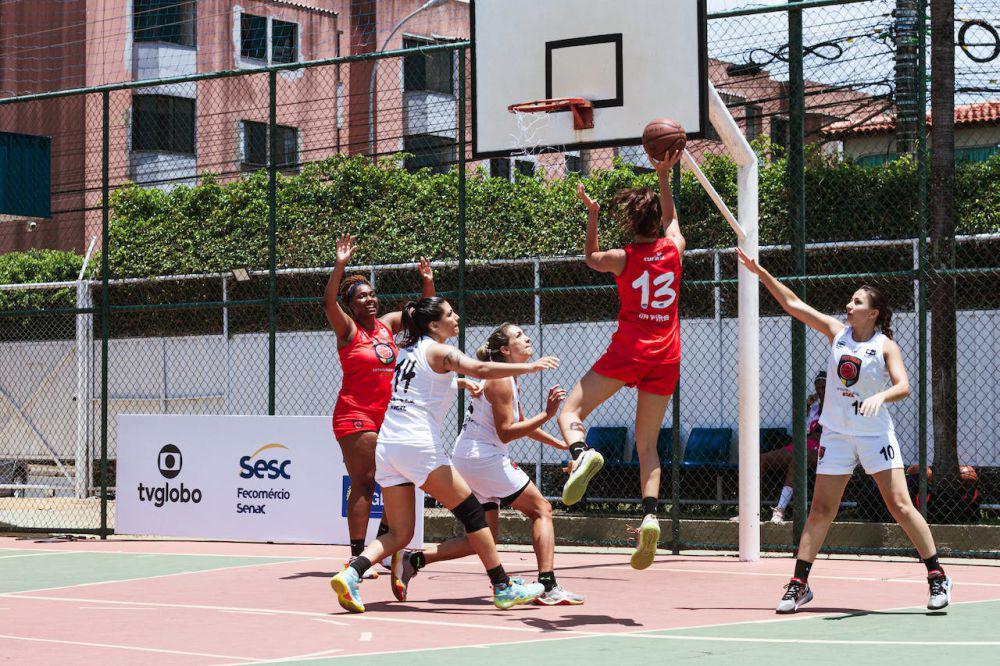 ilustrasi seorang atlet basket sedang bertanding (pexels.com/Beatriz Braga)