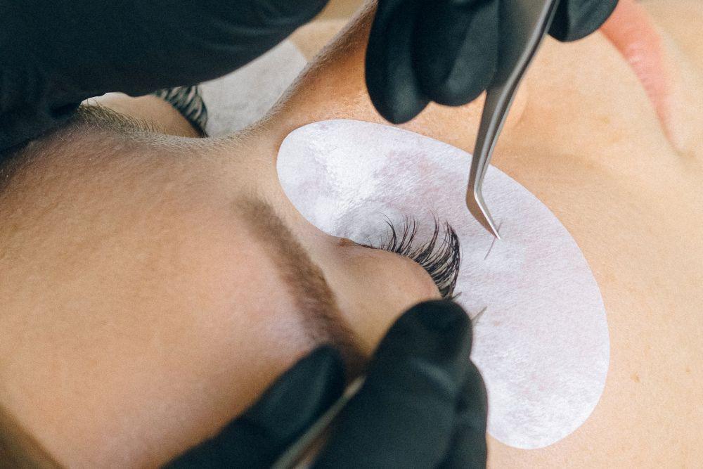 5 Tips Merawat Eyelash Extension agar Tetap Lentik dan Sehat