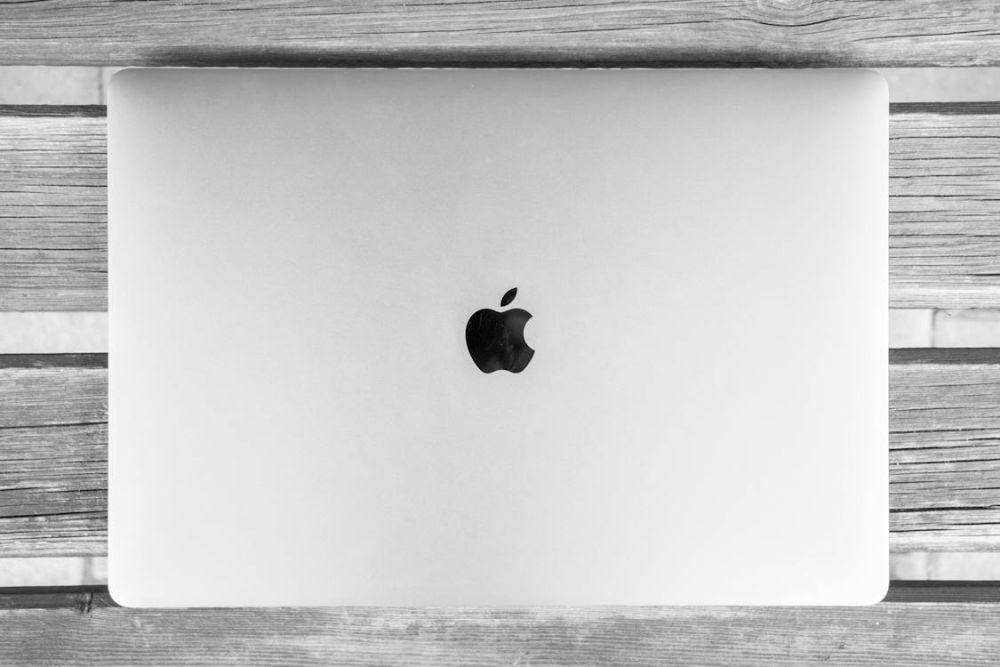 ilustrasi macbook (pexels.com/Pixabay)
