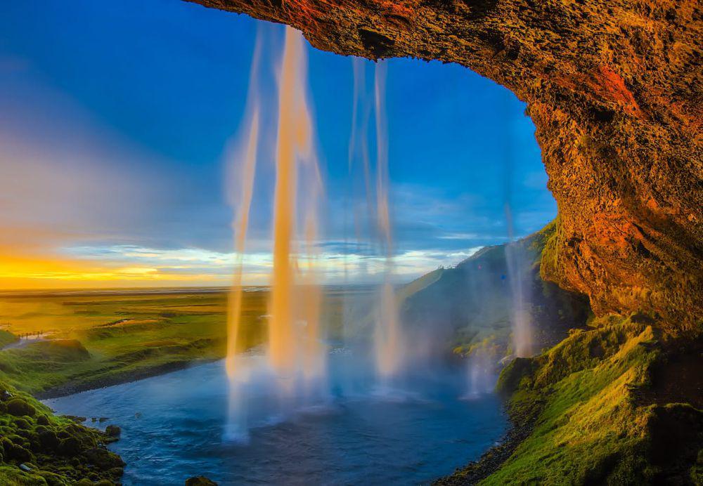 ilustrasi memotret pemandangan dengan air terjun yang terlihat lembut (pexels.com/Pixabay)