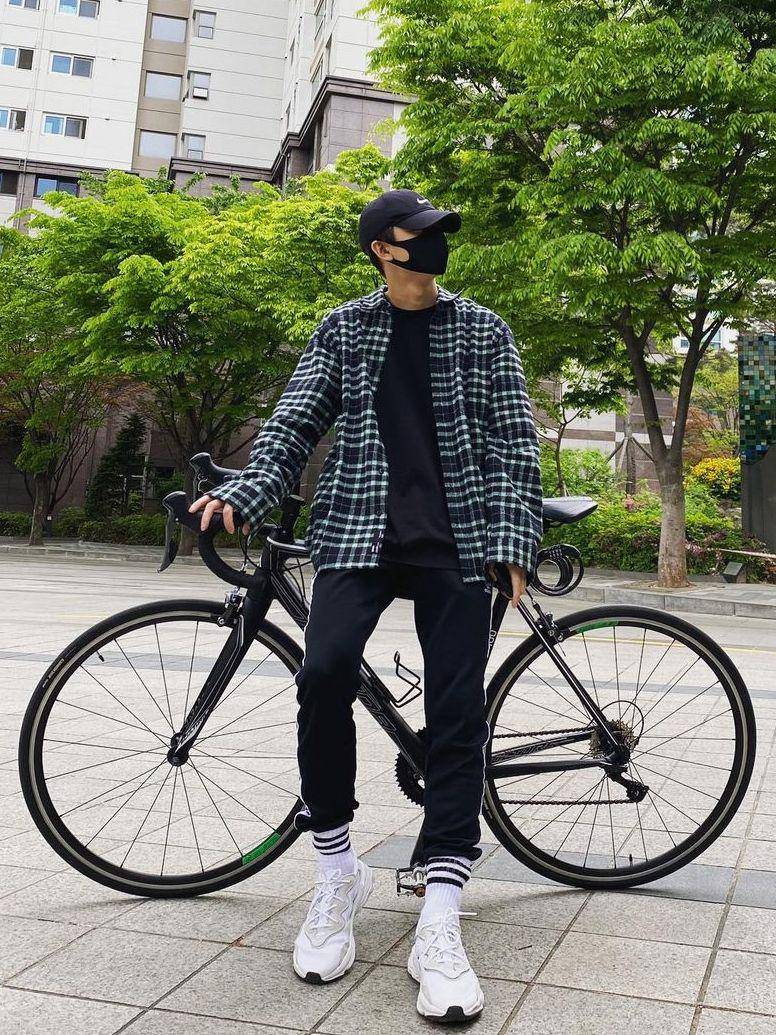 potret Yunhyeong iKON (instagram.com/sssong_yh)